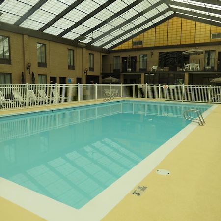 Gold Vault Inn Radcliff Экстерьер фото