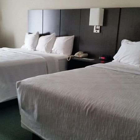 Gold Vault Inn Radcliff Экстерьер фото