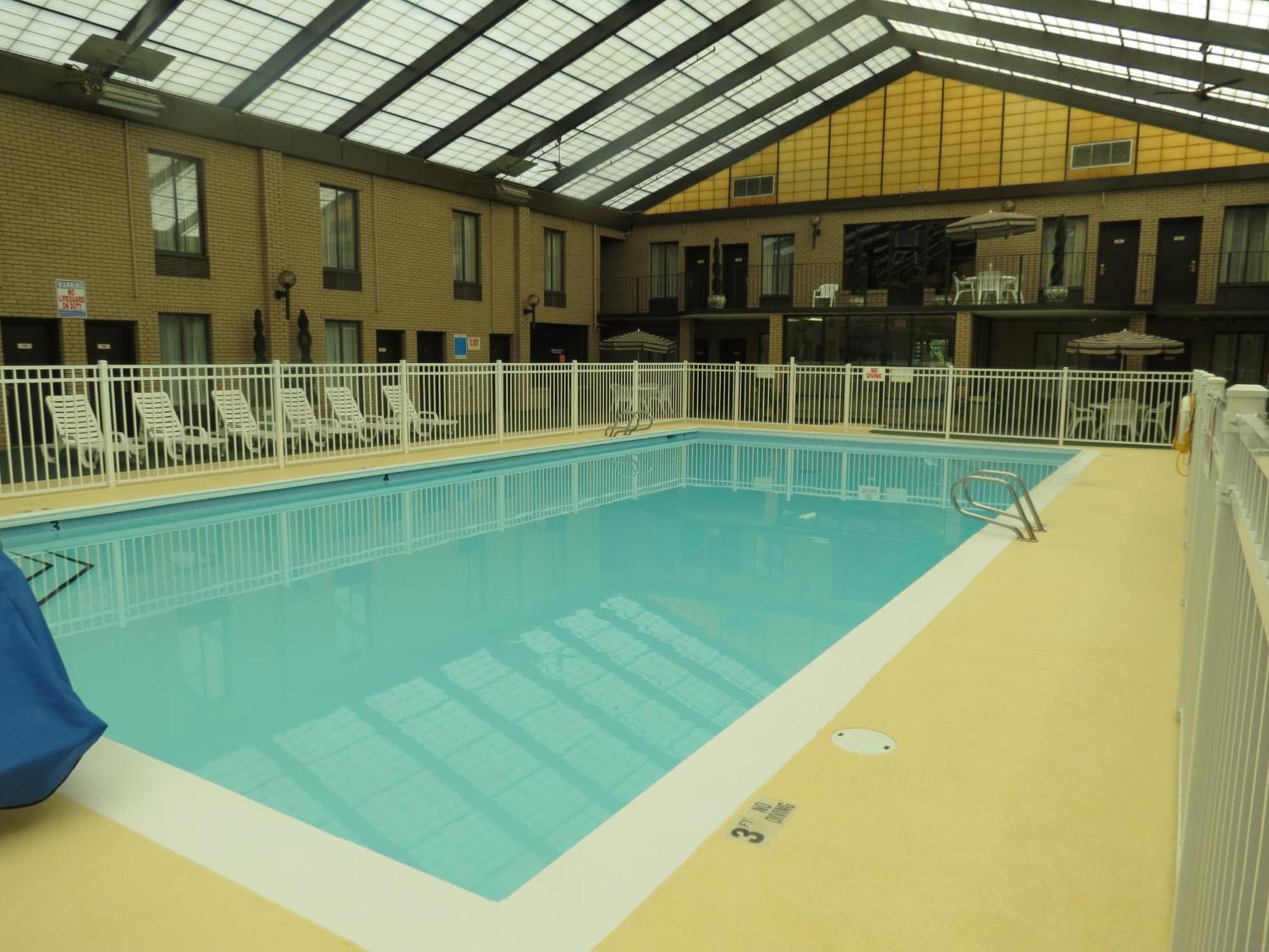 Gold Vault Inn Radcliff Экстерьер фото
