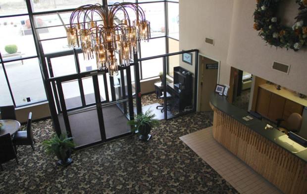Gold Vault Inn Radcliff Экстерьер фото