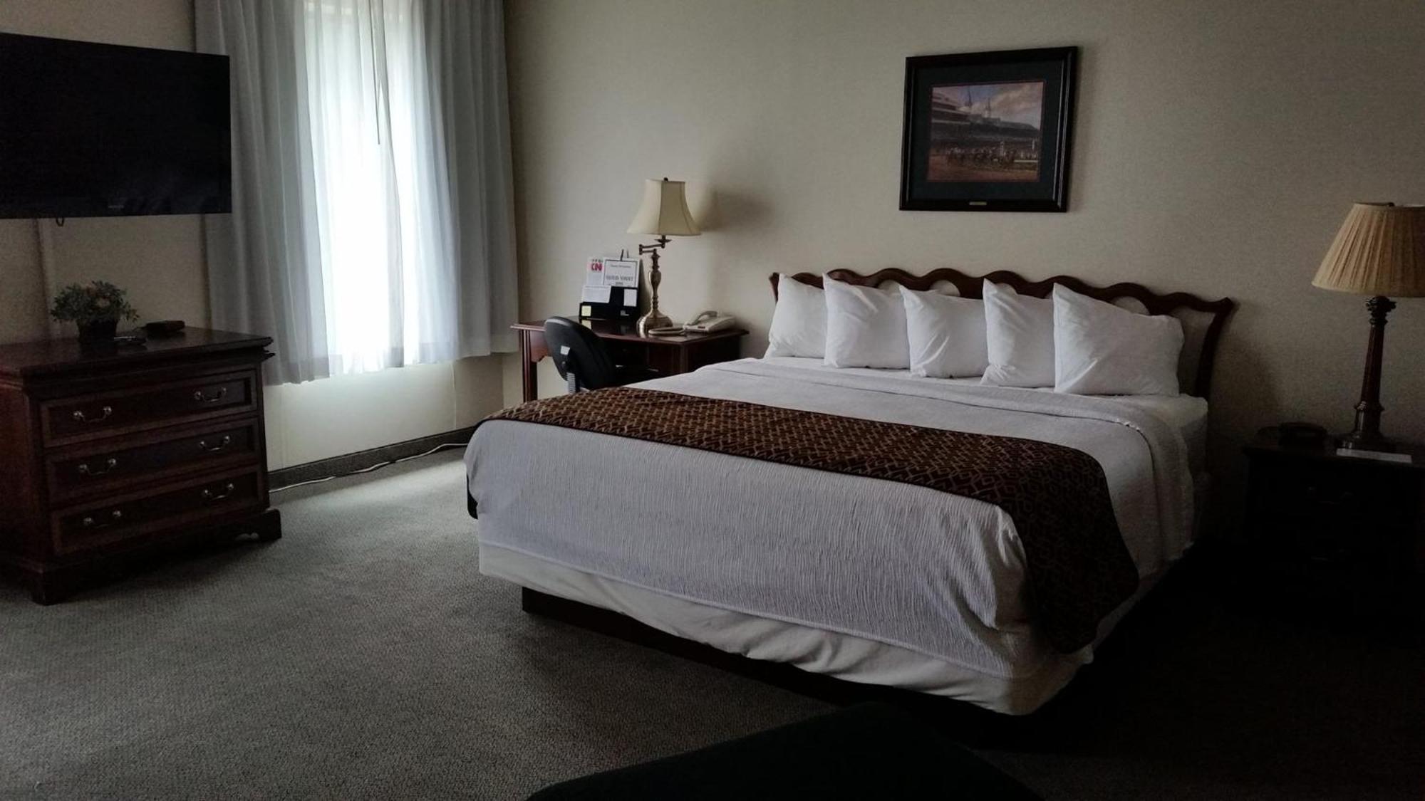 Gold Vault Inn Radcliff Экстерьер фото