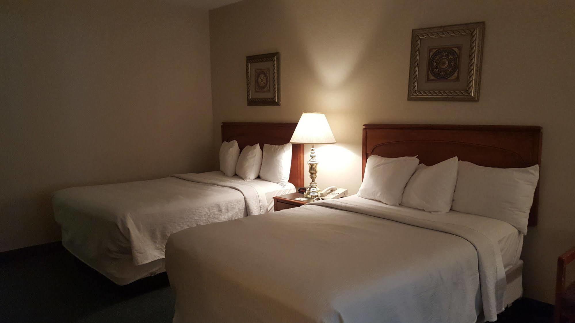 Gold Vault Inn Radcliff Экстерьер фото